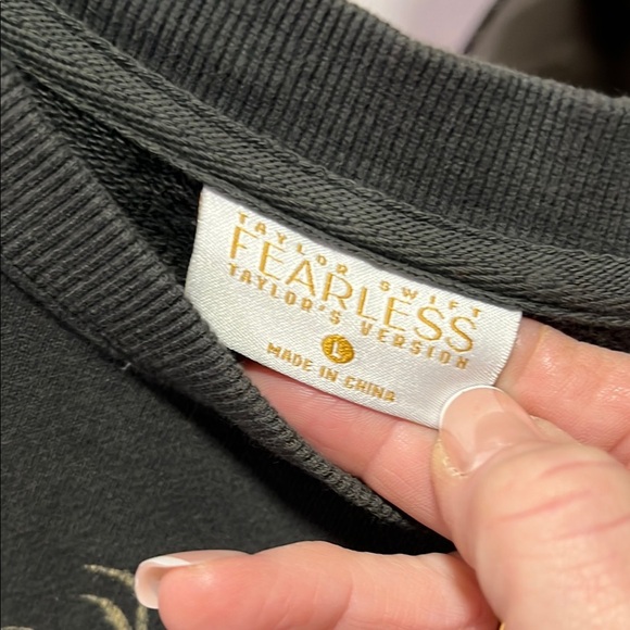 Taylor Swift “With You I’d Dance” Boxy Pullover Sweatshirt Size Large in Gray - Picture 9 of 11